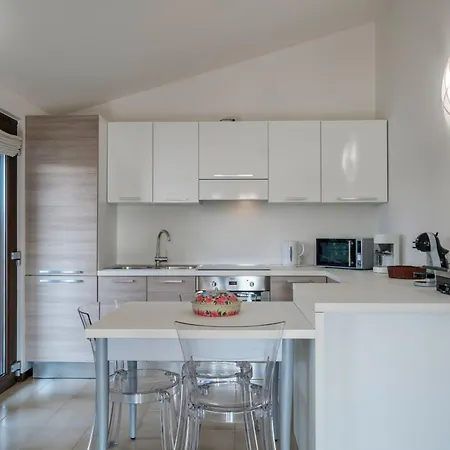 Casa Lugana 15 - Monolocale Con Piscina Fronte Sirmione
